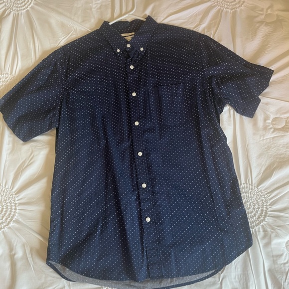 Old Navy men bottom shirt. Short sleeves blue slim fit large - Picture 1 of 5